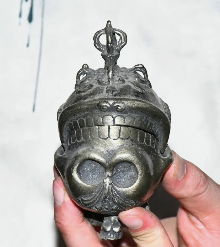 4.7'' Old Chinese Dynasty Bronze Skull Skeleton Head 3 Leg Incense Burner Censer