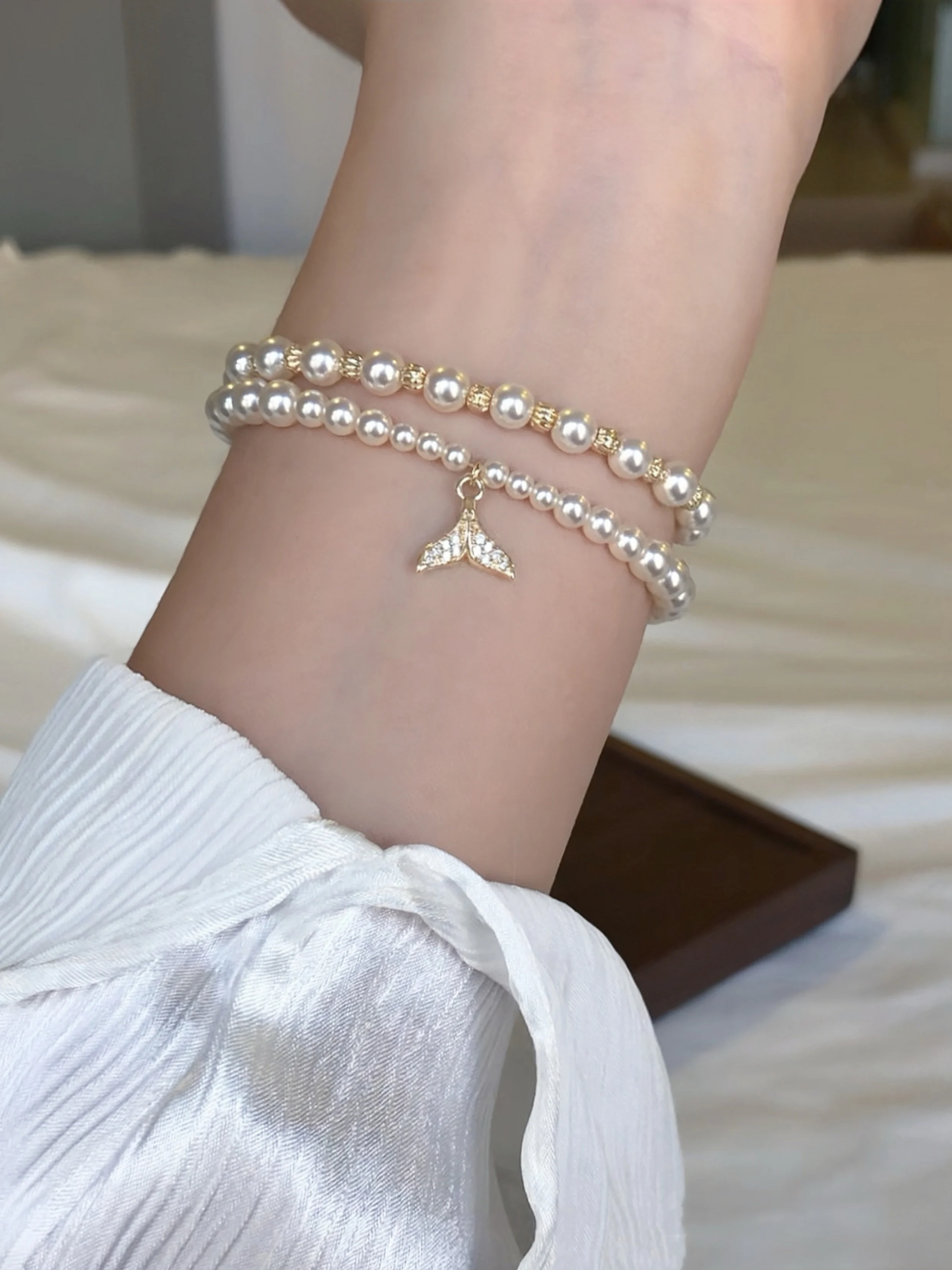 Premium Zircon Mermaid Tail Double Layer Bracelet with Round Highgloss Pearl and Tiny Gold Beads Jewelry Accessories