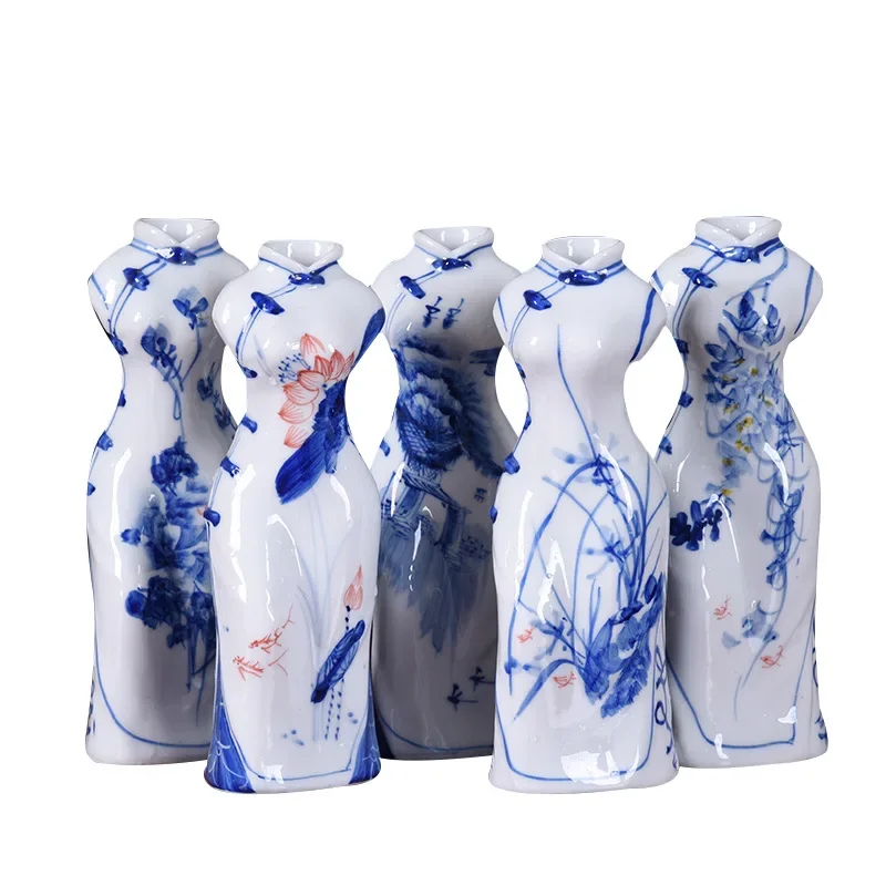 

Vintage Chinese Style Home Decor Cheongsam Shape Small Mouth Blue And White Porcelain Vase