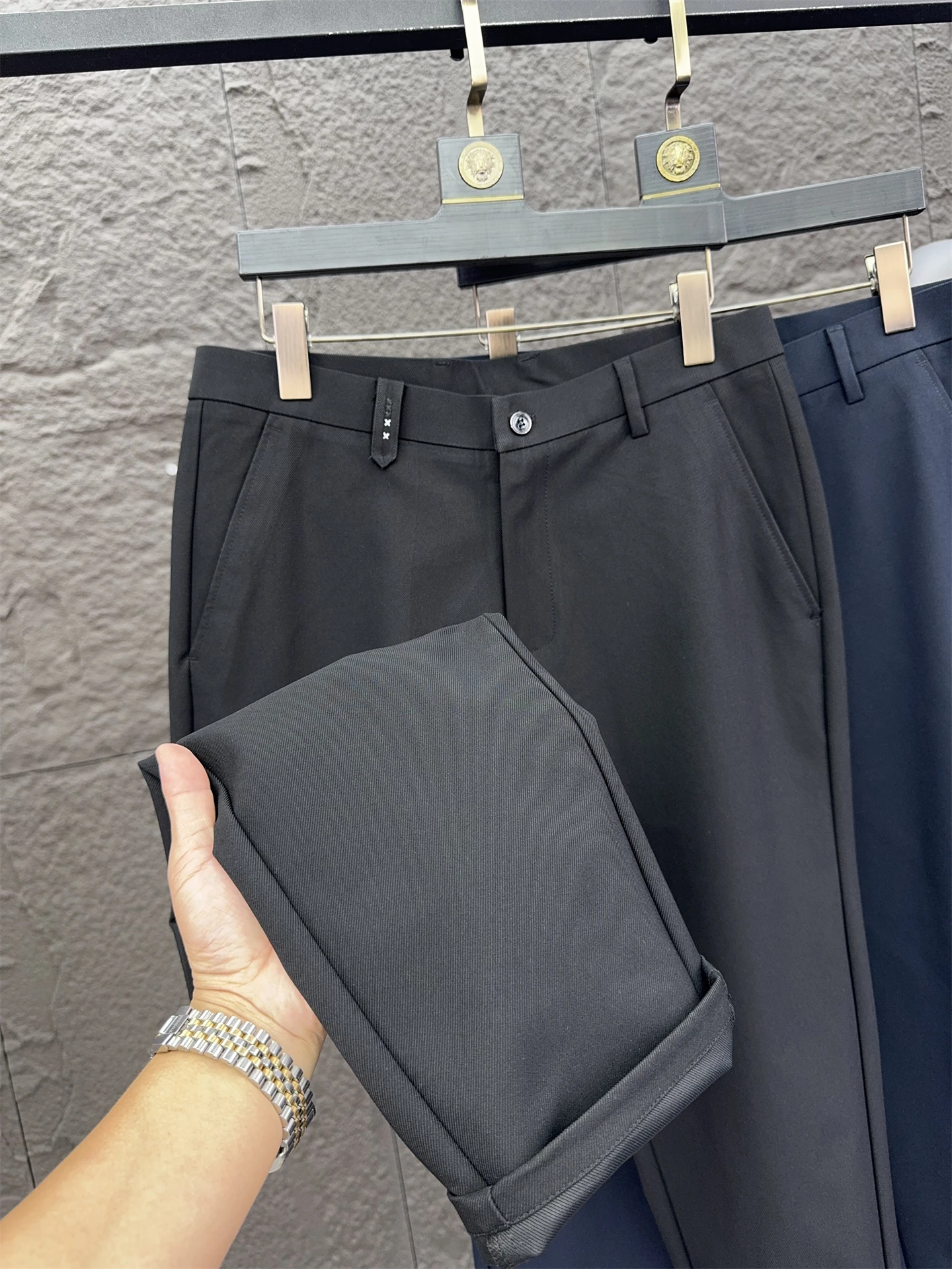 

Svip Slim Fit Thiened Эластичные прямые брюки Busin Повседневные брюки для мужчин Осенние однотонные сухие и слизи с 3D хвостом...