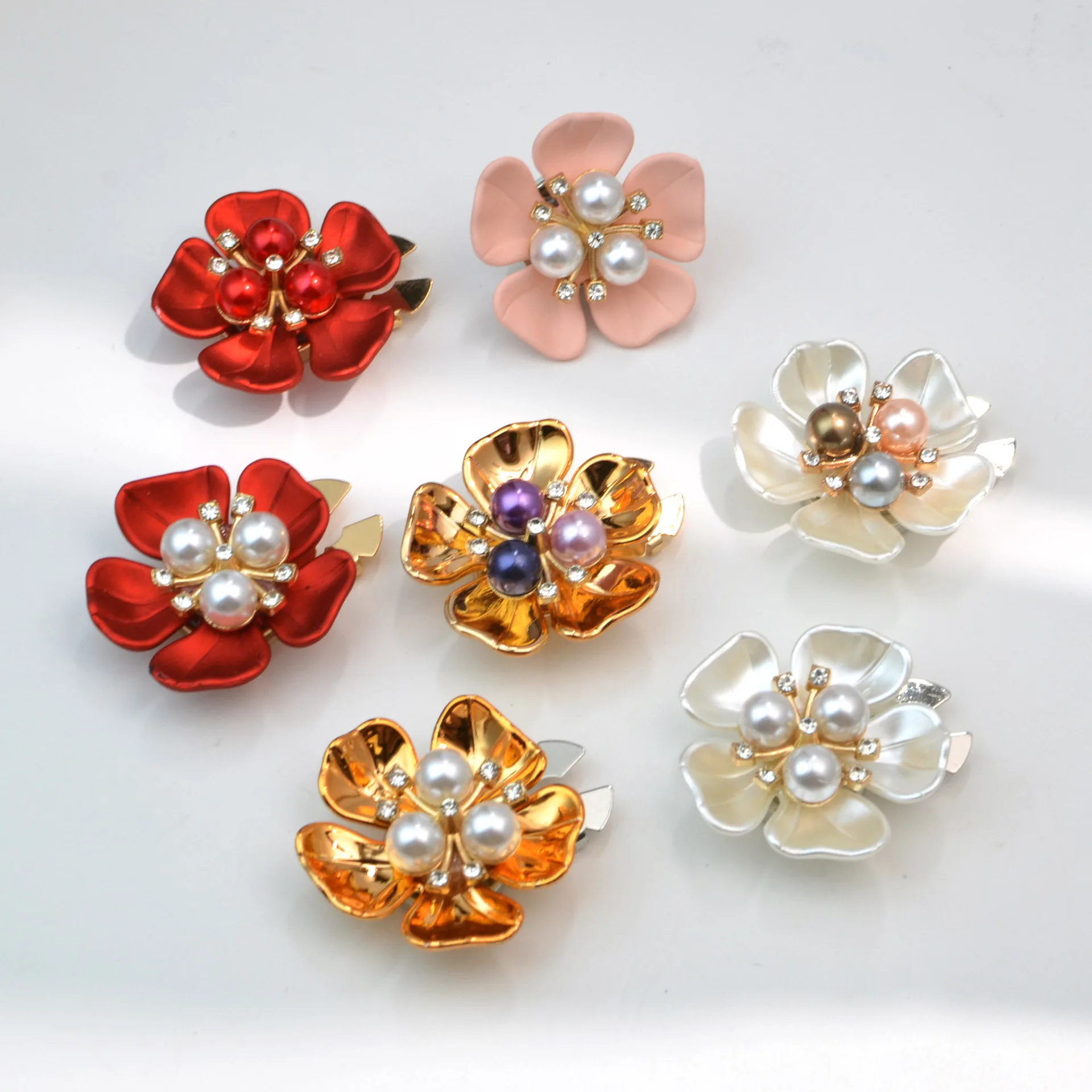 

1Pc Elegant Rhinestone Pearl Flower Button Covers Sewing DIY Craft Decor Embellishment Clip on Jewelry Women Blouses Cufflinks