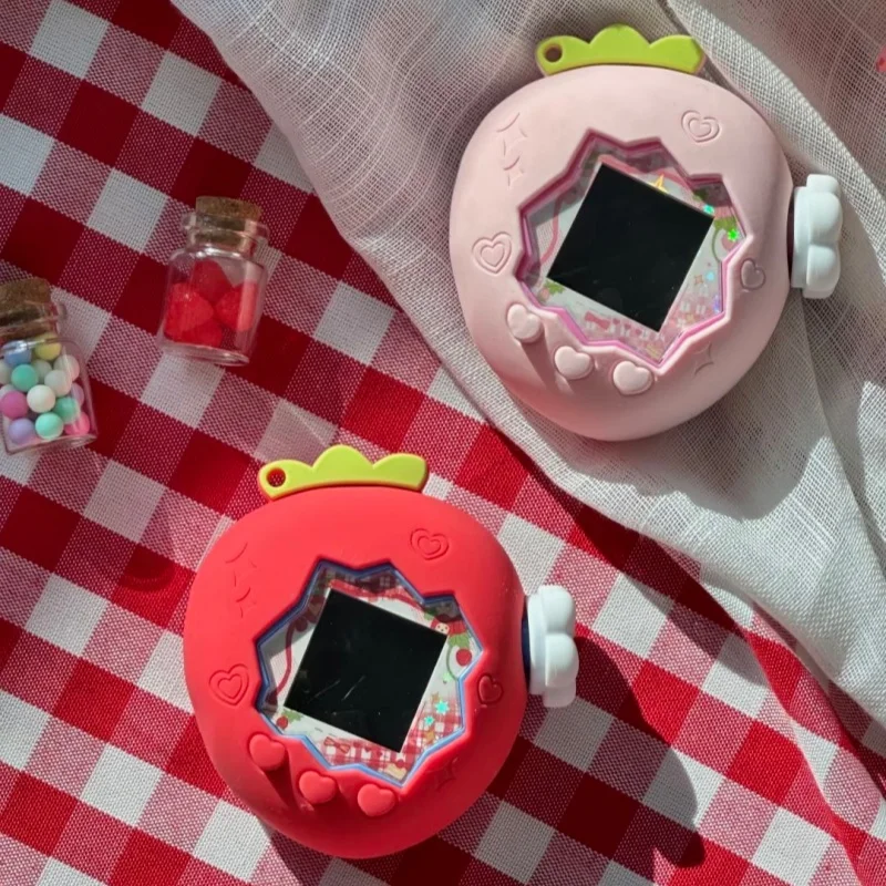 لعبة Tamagotchi Smart Paradise Pet Toy علبة الفراولة الوردية مع ورق لوحة وسلسلة مفاتيح - آلة الحيوانات الأليفة الرقمية لألعاب الأطفال
