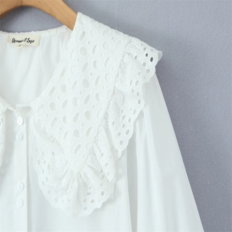 Damska biała koszula z dużym kołnierzykiem z koronki ażurowej - bufiaste rękawy ze ściągaczami przy mankietach i zapinana na guziki, słodka bluzka dziewczęca.