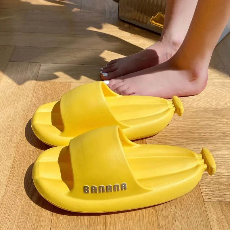 2024 New banana fashion summer couple non-slip soft bottom slippers sandals men women shoes leisure slippers Ms. home flip-flops