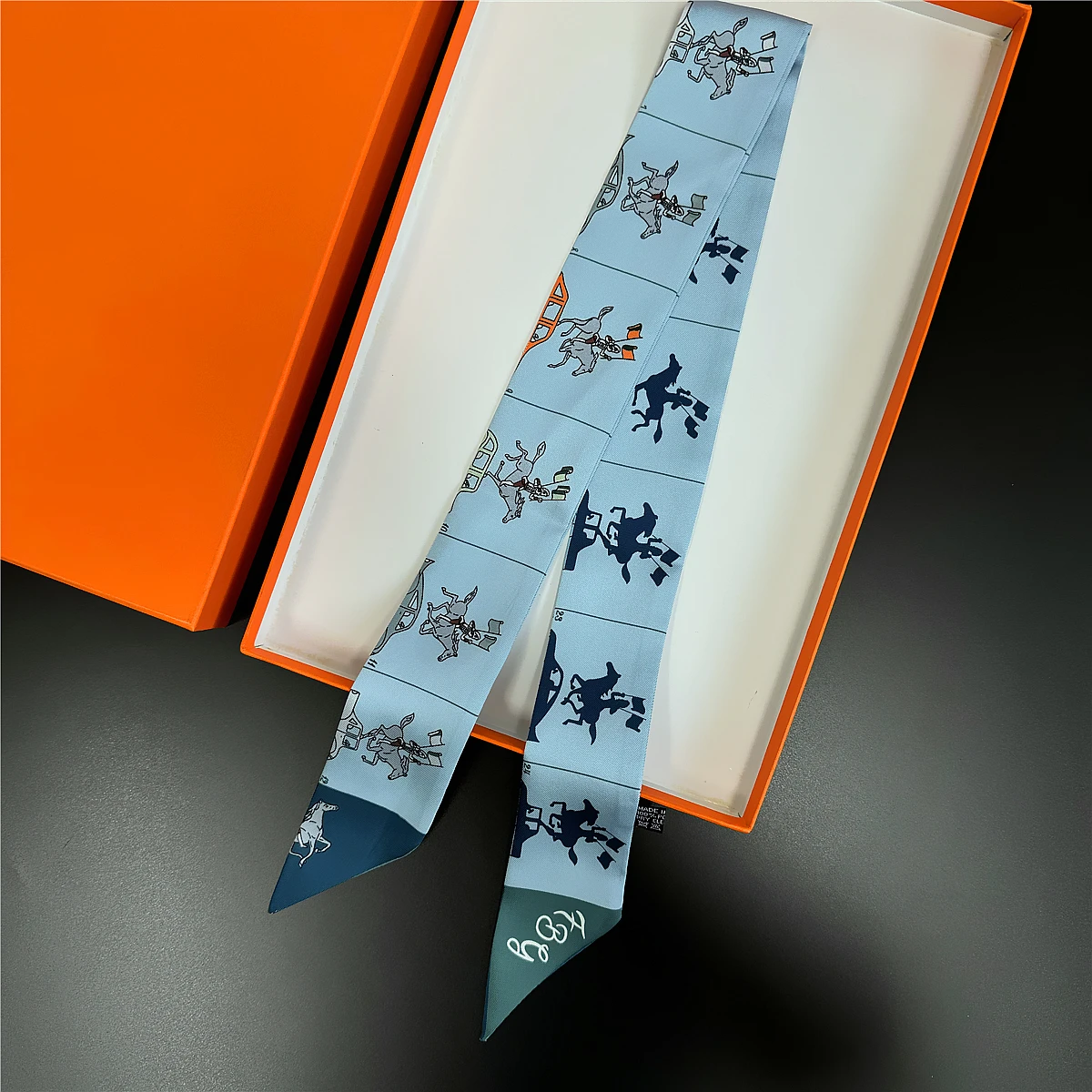 Wunderschöner Sattel-Twill-Seidenschal für Damen, modischer Schal, luxuriöser dünner Taschenschal, Markendesign, Foulard, Halstuch, Haar-Stirnband
