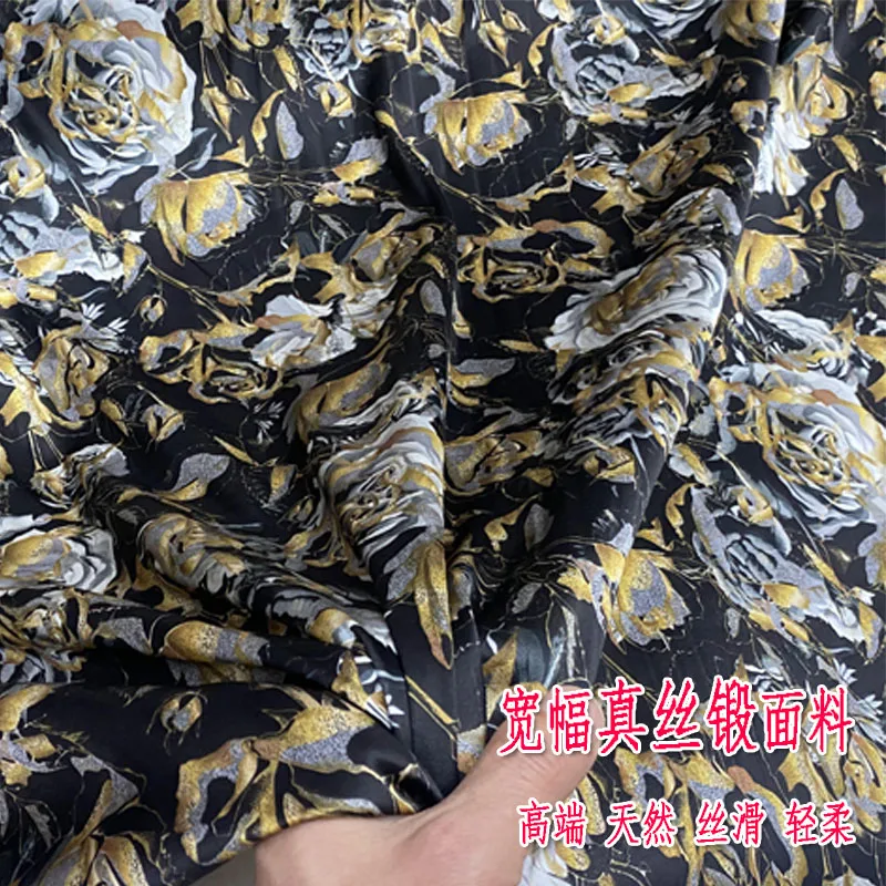 Abito in tessuto di seta floreale di fascia alta retrò in stile cinese con superficie forgiata, pigiama Cheongsam, abbigliamento estivo