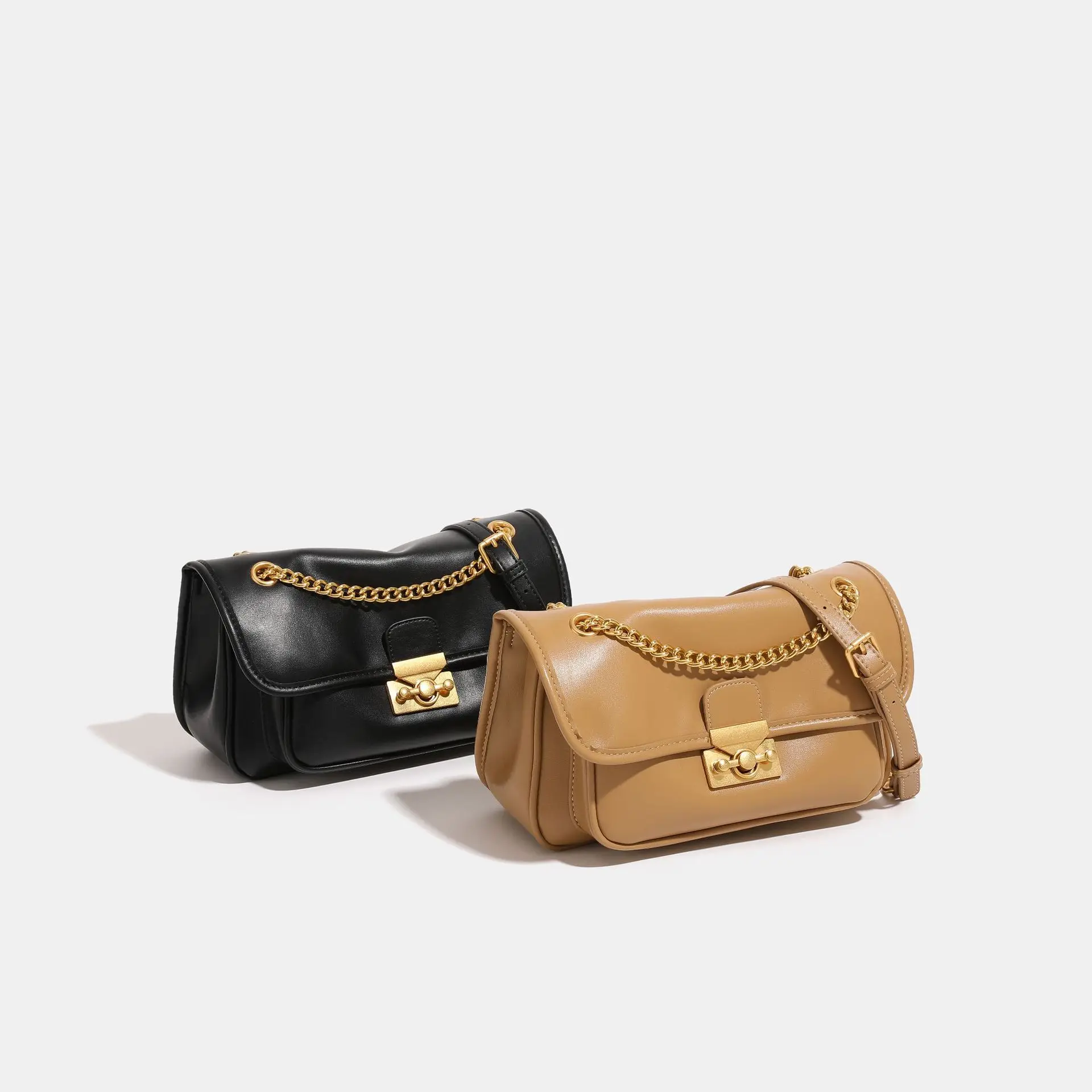 casual-luxury-classic-diaper-bag-for-women-trendy-leather-tote-with-elegant-vintage-flair-and-minimalist-crossbody-messenger