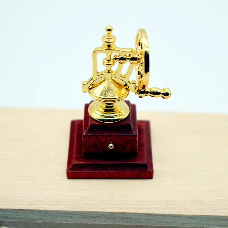 1Pcs Simulation Classic Manual Vintage Coffee Maker Emulates Life Decor 1:12 Mini Metal Coffeemaker Coffee Dollhouse Accessories