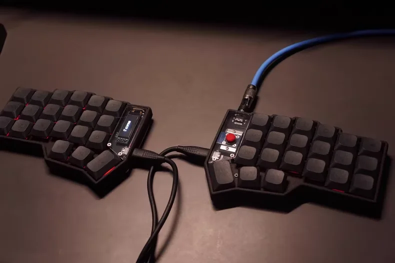Corne Split Keyboard Low-profile Ergonomic Small Red Dot Keyboard Customized QMK Firmware Vial Key Change Office Gaming Keyboard