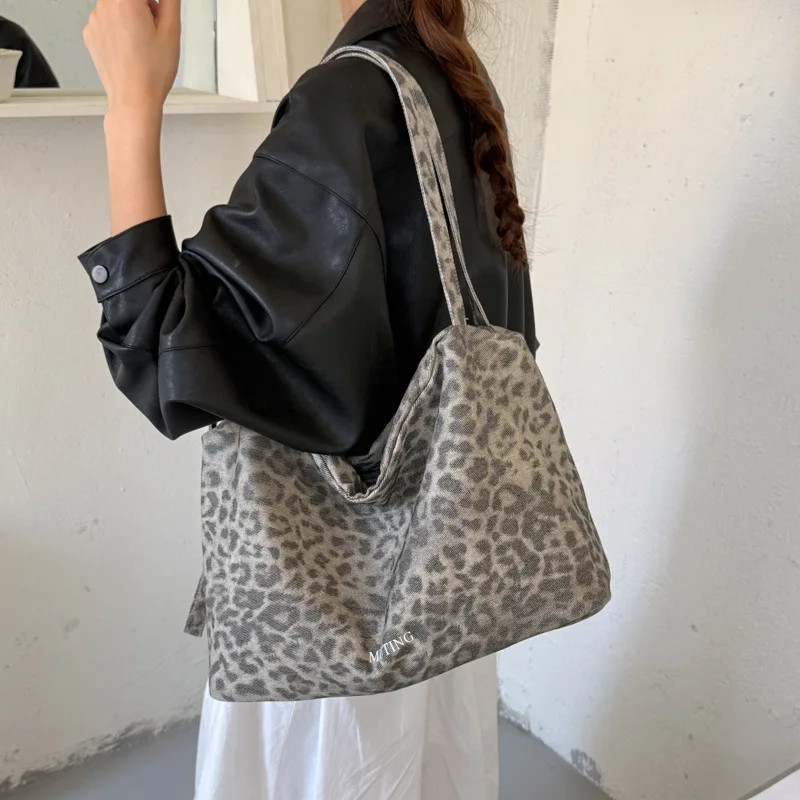 Retro Leopard Print Large Capacity Tote Bag Casual Daily Soft Canvas Shoulder Bag for Women Fashion Trendy Shopper Hobo Purse