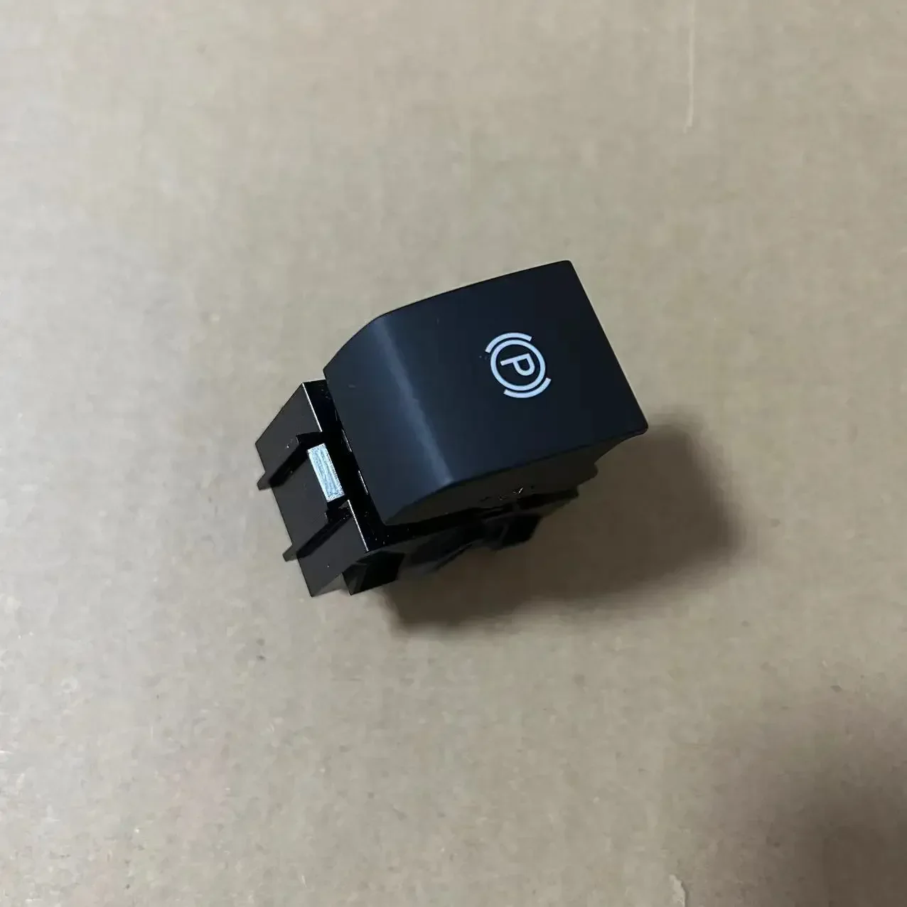 

For Chevrolet 2011-2017 Captiva Original Parking Switch Electronic Handbrake Switch Electronic Parking P Switch OE:20787804