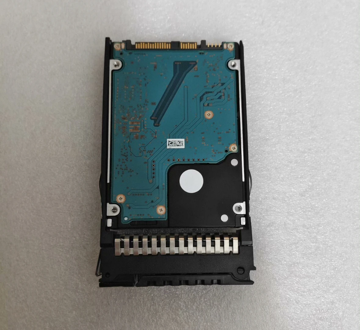 

Для серверного жесткого диска 02311KSV 1.8T 10K SAS 2.5 RH5885 5288 V3