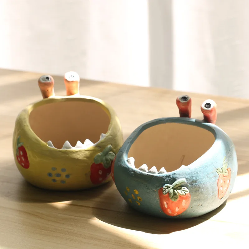 

Big-eyed monster ugly crabcoarse pottery hand-painted breathable succulent flower pot creative coarse pottery non-porous ashtray