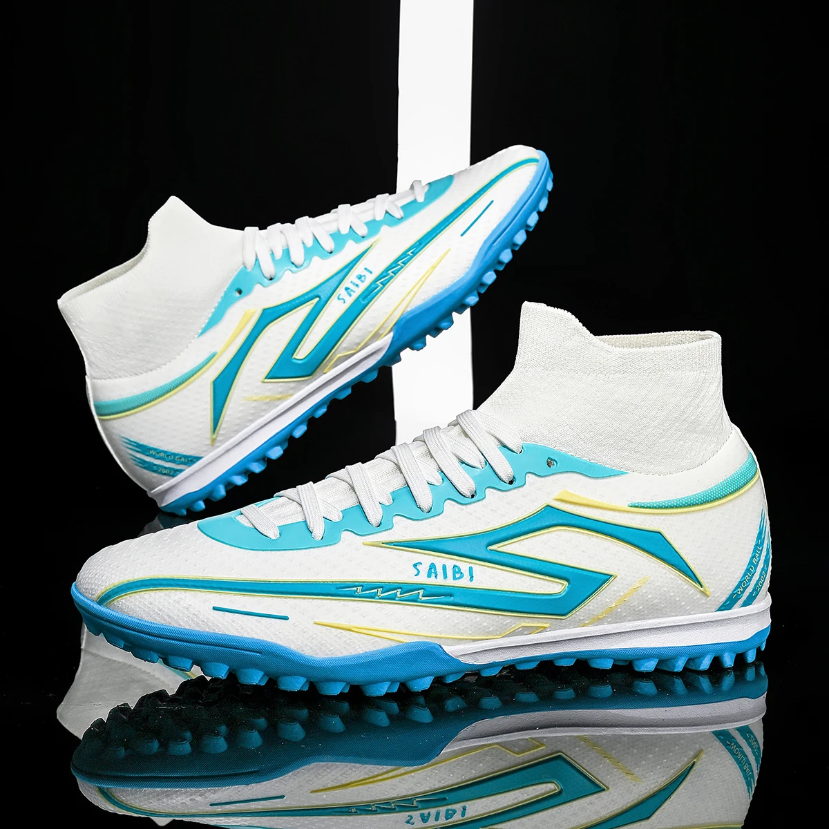 

New Men Soccer Shoes Boys Sneakers Ankle Non-Slip Football Boots Professional TF/FG Match Comfortable Sports Shoes Unisex