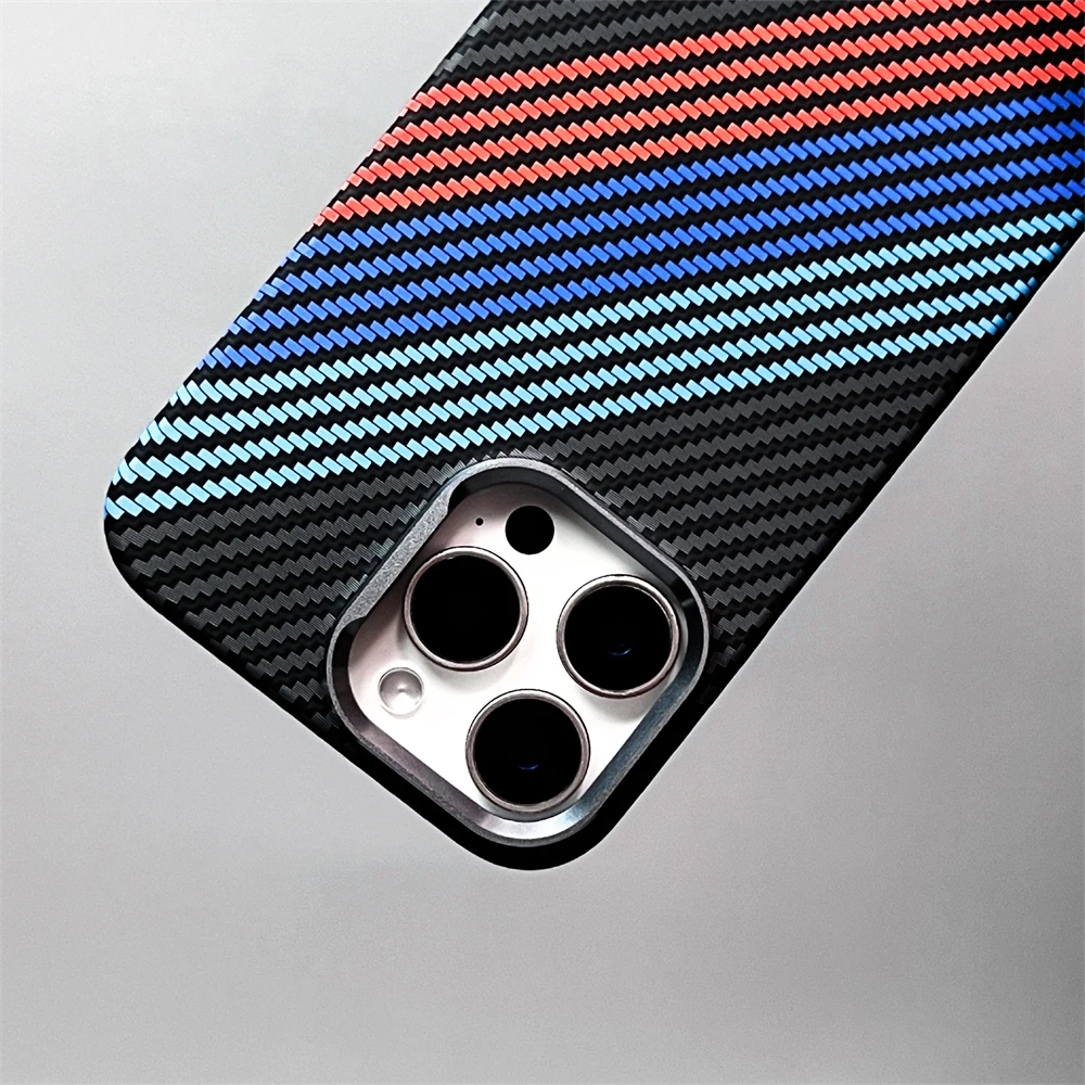 Funda magnética de pirámide de serpiente de fibra de carbono para iPhone 17 16 15 14 Pro Max Plus para Funda colorida dura fina a rayas Magsafe