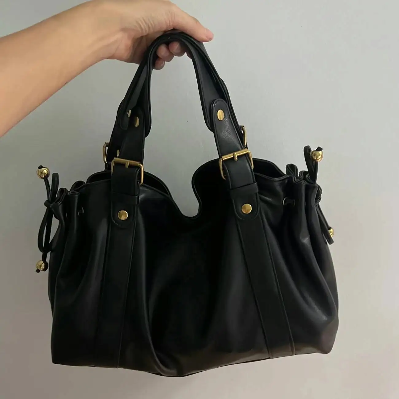Sac à main 24H pour femme, à la fois intemporel et décontracté, sac fourre-tout noir à la mode