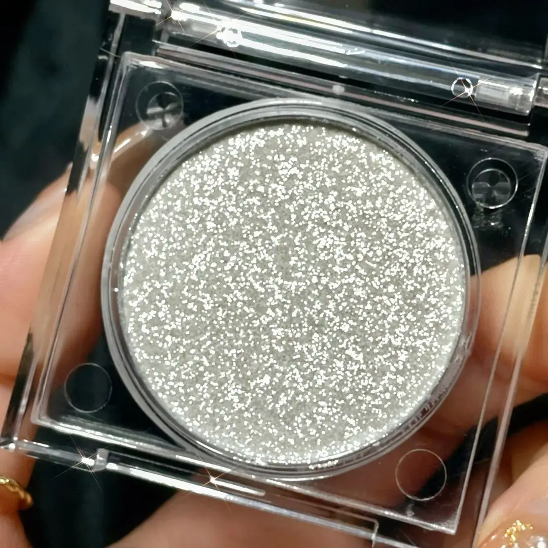 High-gloss eye shadow, fine shiny piece, monochromatic pearlescent powder to brighten high-gloss silkworm makeup.