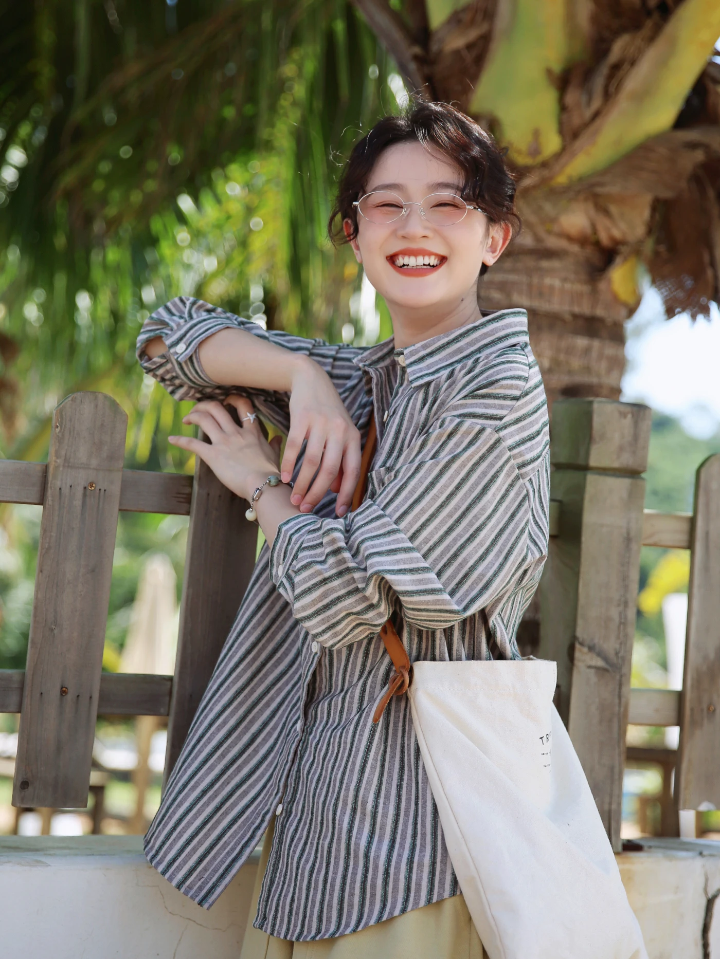 

Hua Ji C66 ey een Long Sve Floing Striped Women's irt Detachable Tie Spring New Sle Loose Fit Artistic Sle