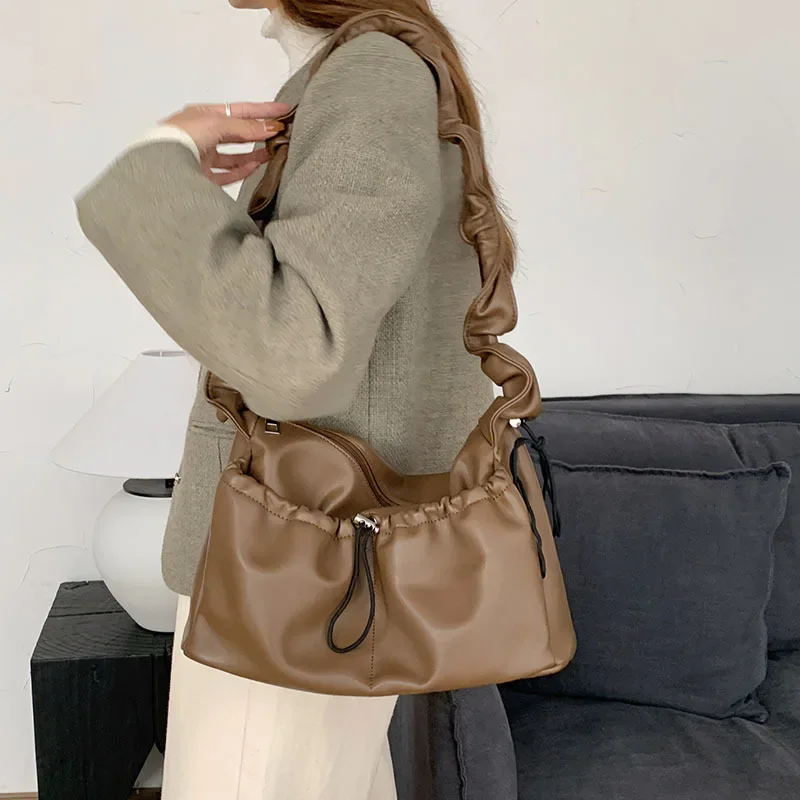 Korean Crossbody Bag Women's High-End Sense Niche Simple and Fashionable Shoulder Bag Practical Versatile Casual Commuting Bags