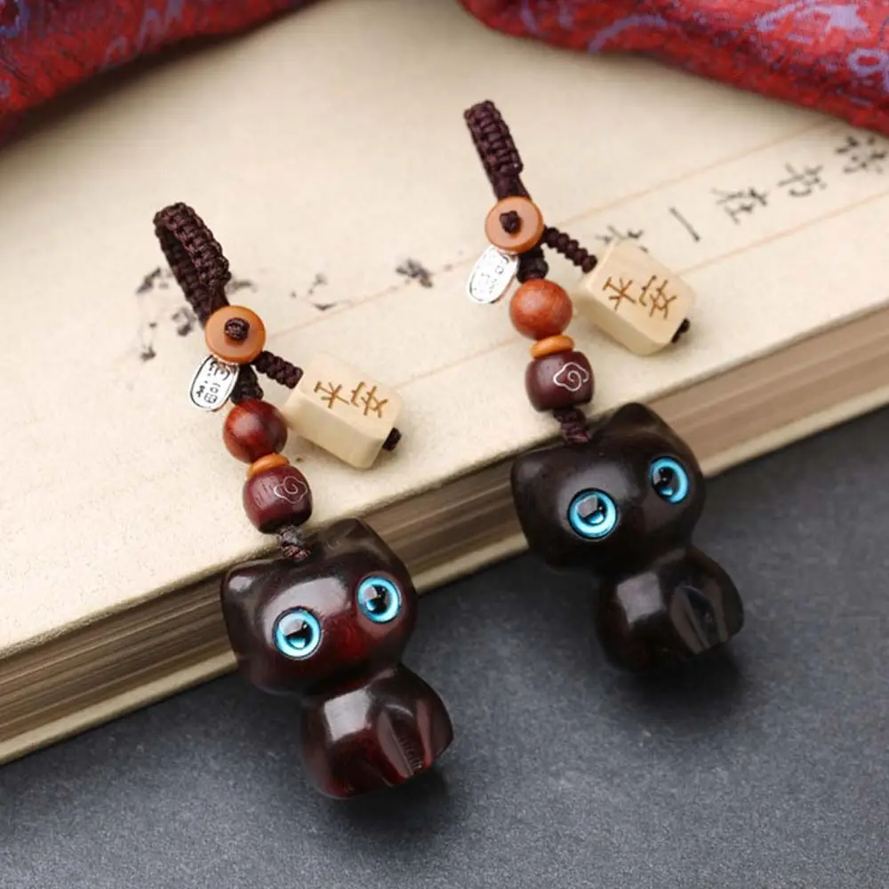 Sandalwood Wooden Lucky Cat Keychain Retro Cute Mobile Phone Chain Wooden Bag Pendant Accessories Car Keys Charms