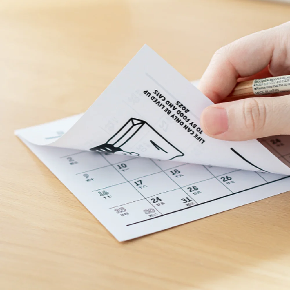 Creative 2025 Cat Desk Calendar Stand Card Insert Design with Base Tabletop Schedule Paper Craft Korean Style Monthly Calendar