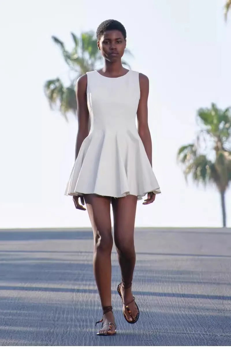 صيف 2024 فستان نسائي جديد أبيض قصير منتفخ للتزلج على الجليد مكشكش برقبة دائرية وأكمام قصيرة نمط التنقل 526049 25