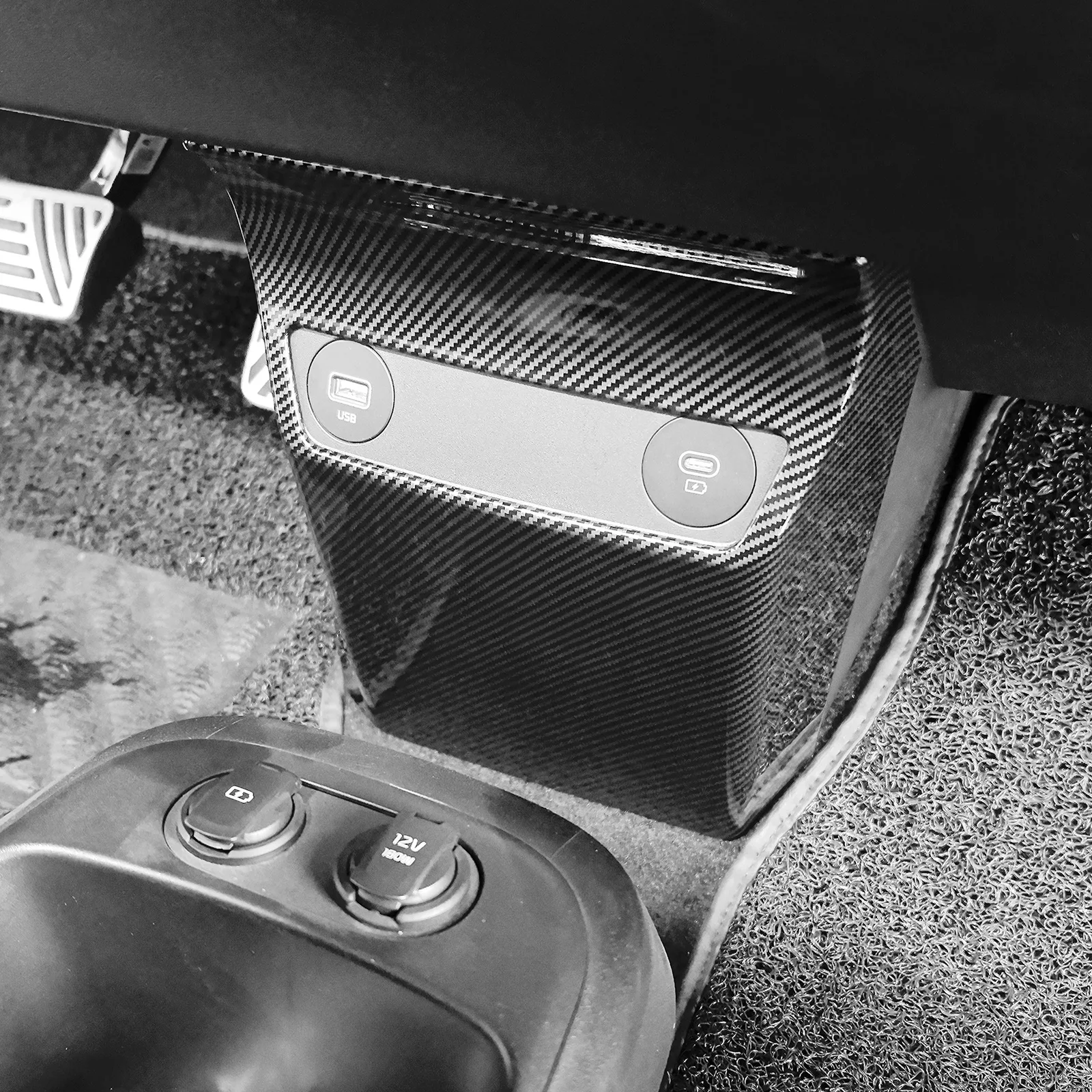 لكيا EV6 2022 2023 وحدة التحكم الأمامية مركز USB شحن غطاء منفذ مكافحة ركلة الإطار القوالب الداخلية للسيارة