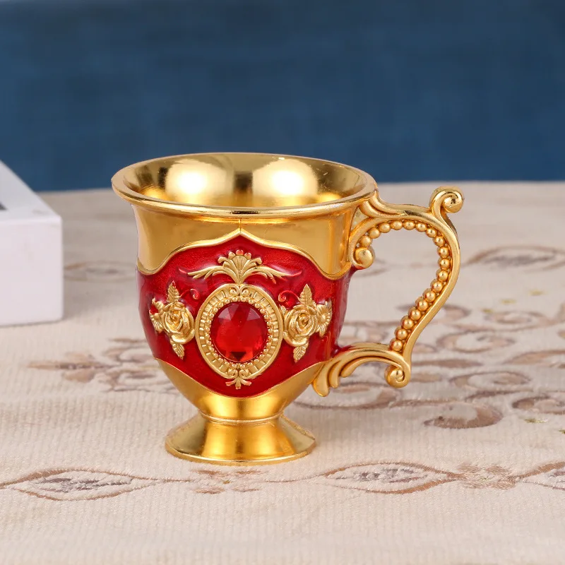 Retro Creative Wine Cup Small Beverage Wine Cup Golden Goblet Cup European Style Home Bar Metal Crafts Wine Cup Gifts