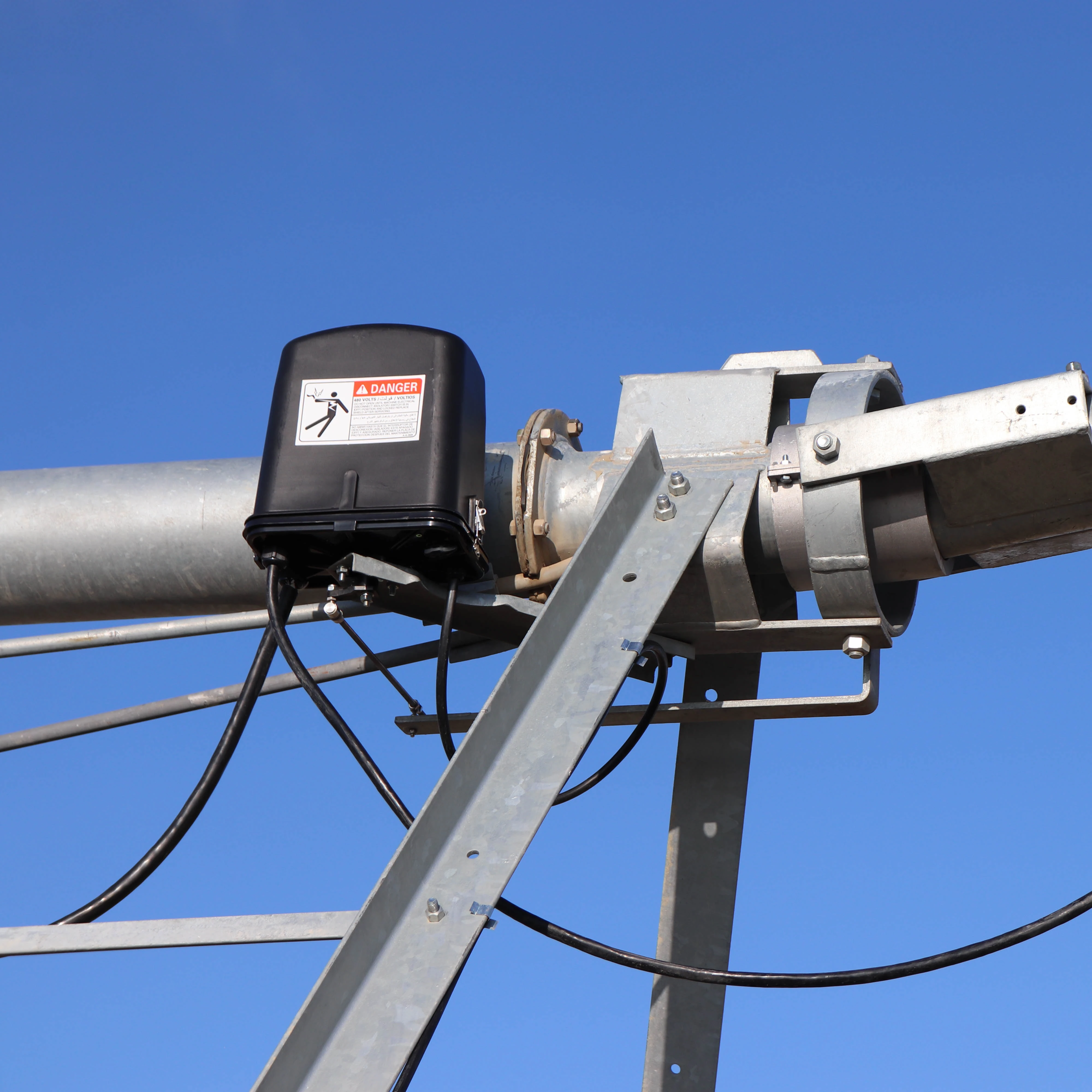 ระบบชลประทานแบบพุ่งตรงกลางชนิดทาวเวอร์บ็อกซ์ระดับกลาง