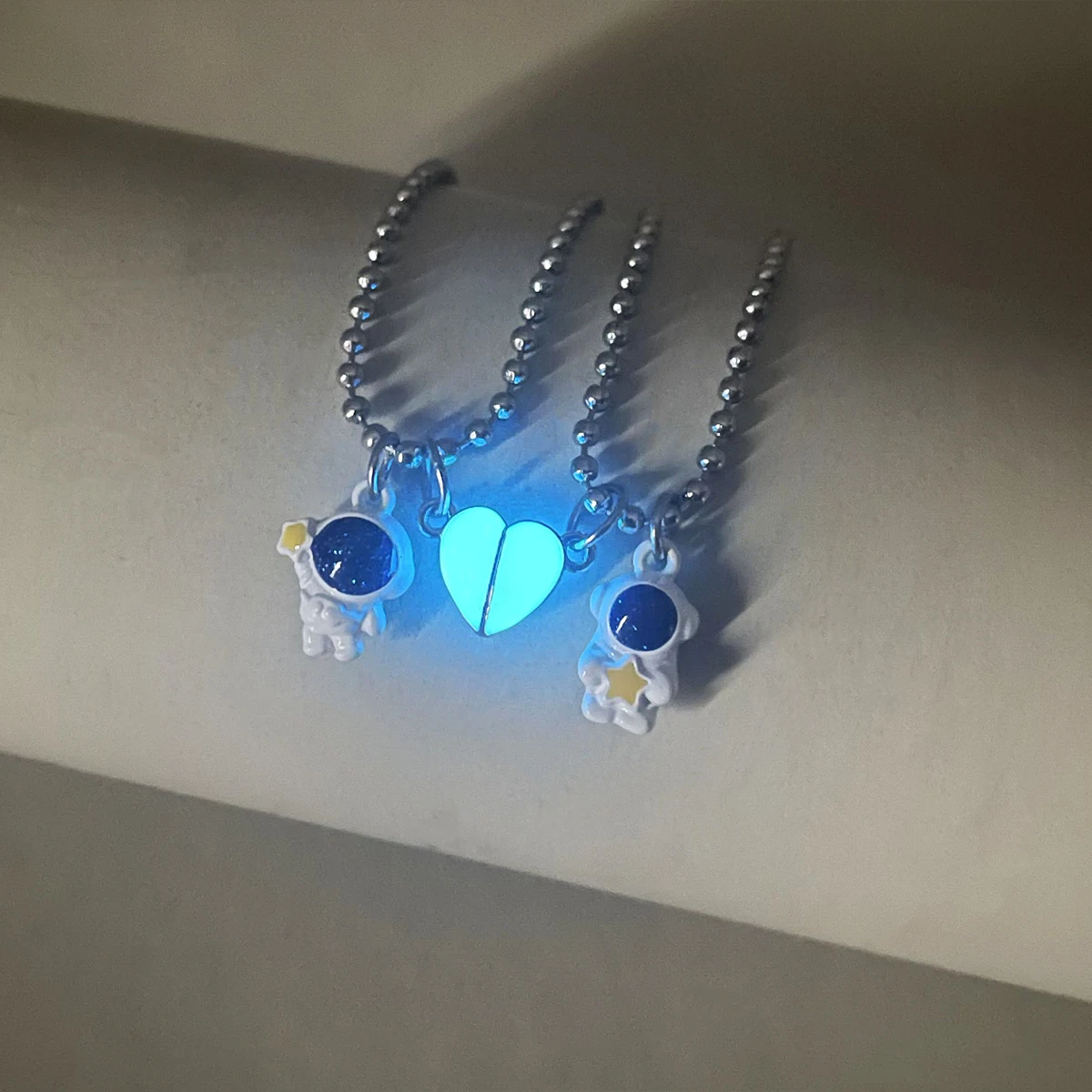 2 unids/set corazón luminoso lindo astronauta colgante pareja collar moda todo regalo accesorios