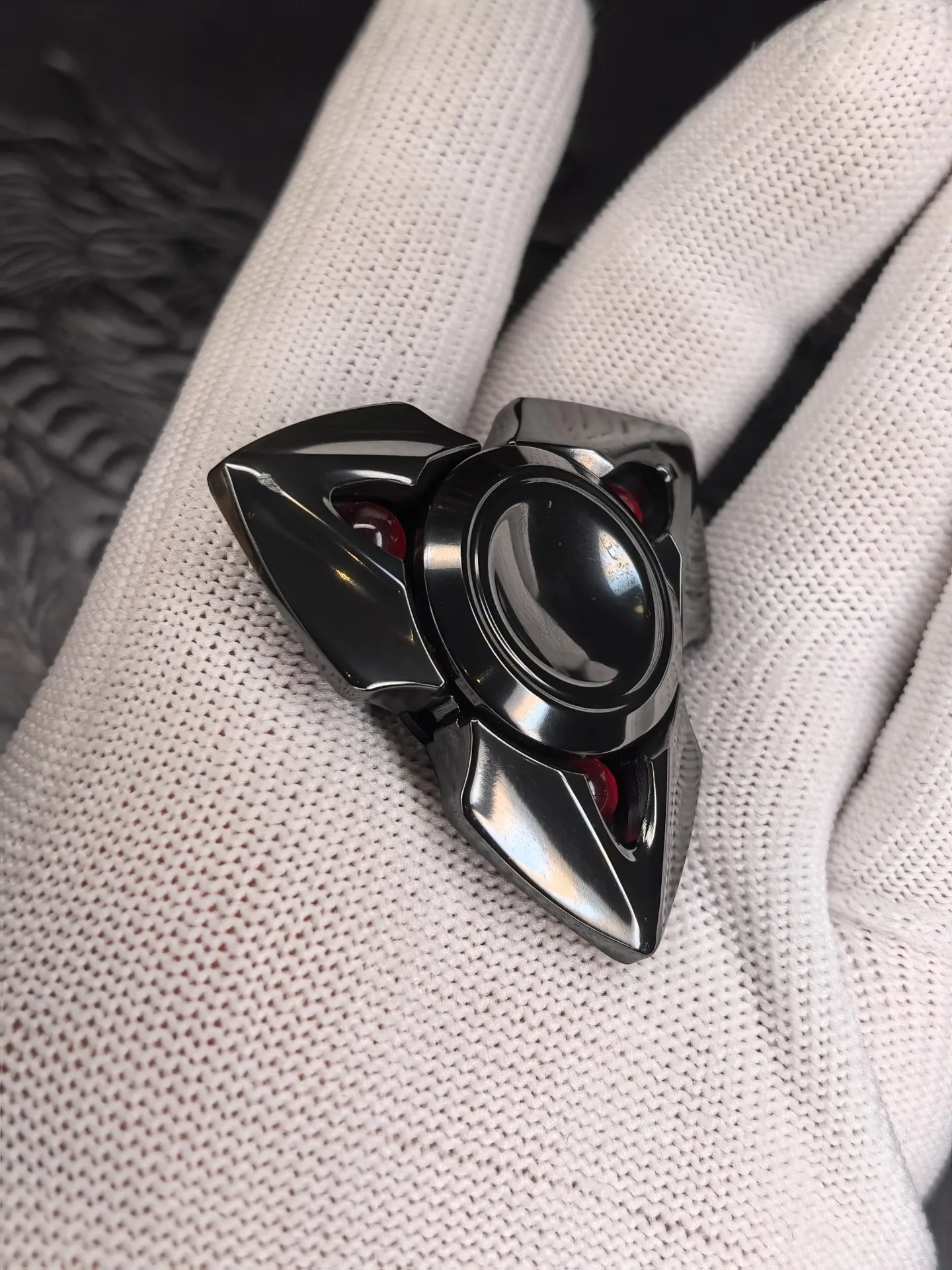 Used EDC Yan Edc Soul Zirconium Throwing Three-page Gyro EdcEDC Decompression Toy