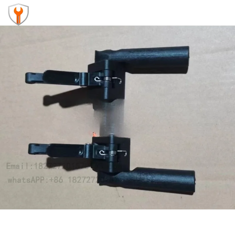 Universal sports wheelchair Scissor brake One-price wheelchair accessories Pipe clip Installation method Native plastic