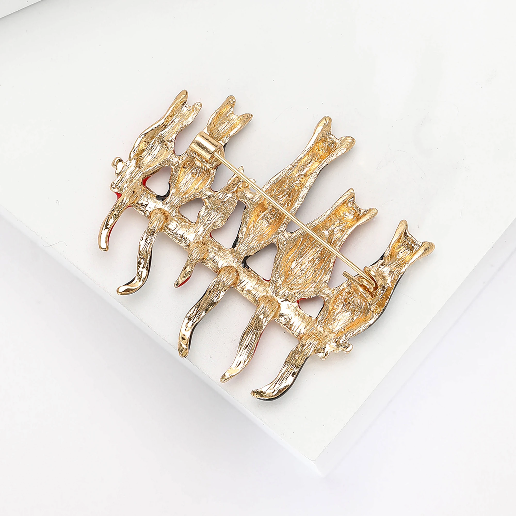 Enamel Six Cats Brooches for Women Unisex Animal Pins 2-color Available Office Party Accessories Gifts