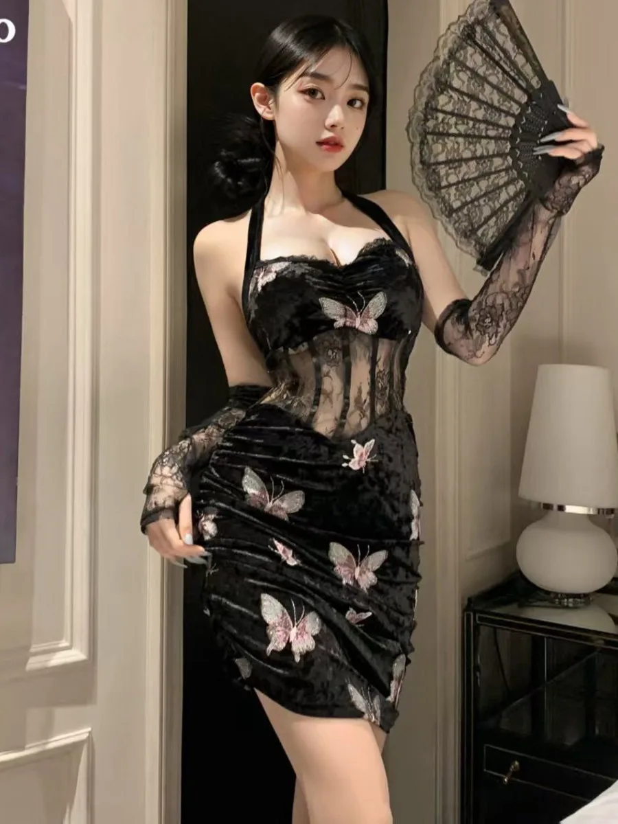 เดรสกำมะหยี่ทรงเข้ารูปปักลายผีเสื้อแบบผูกคอ ดีไซน์หรูหรา โปร่งบาง เซ็กซี่ โชว์หลัง รุ่นสั้น 7WZY