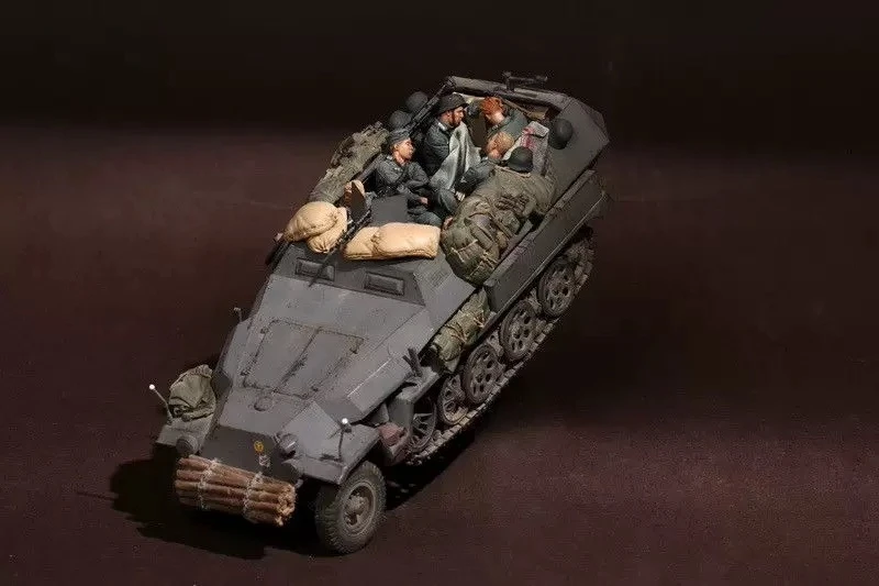 

Масштаб 1/35, литая под давлением фигурка из смолы, комплект модели, немецкие солдаты времен Второй мировой войны, 6 фигурок в разобранном виде, неокрашенные, без танка