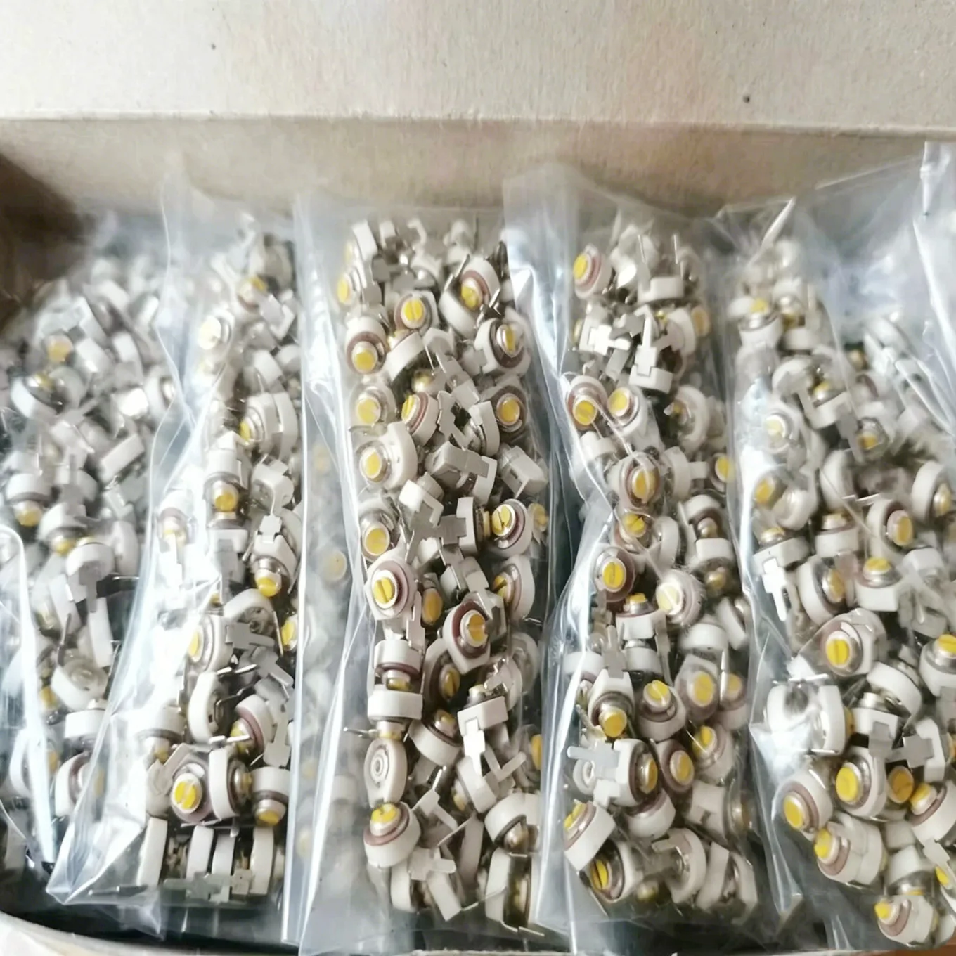 Original New 100% 5MM Fine-Tuning Capacitor 30P Ceramic Dielectric Variable Capacitor 5-30PF Direct Insertion 2Pin (Inductor)
