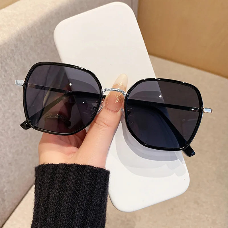 New Style Sunglasses With Wide Frames For Sun Protection And Uv Protection. For Driving Car Sunglasses8015X