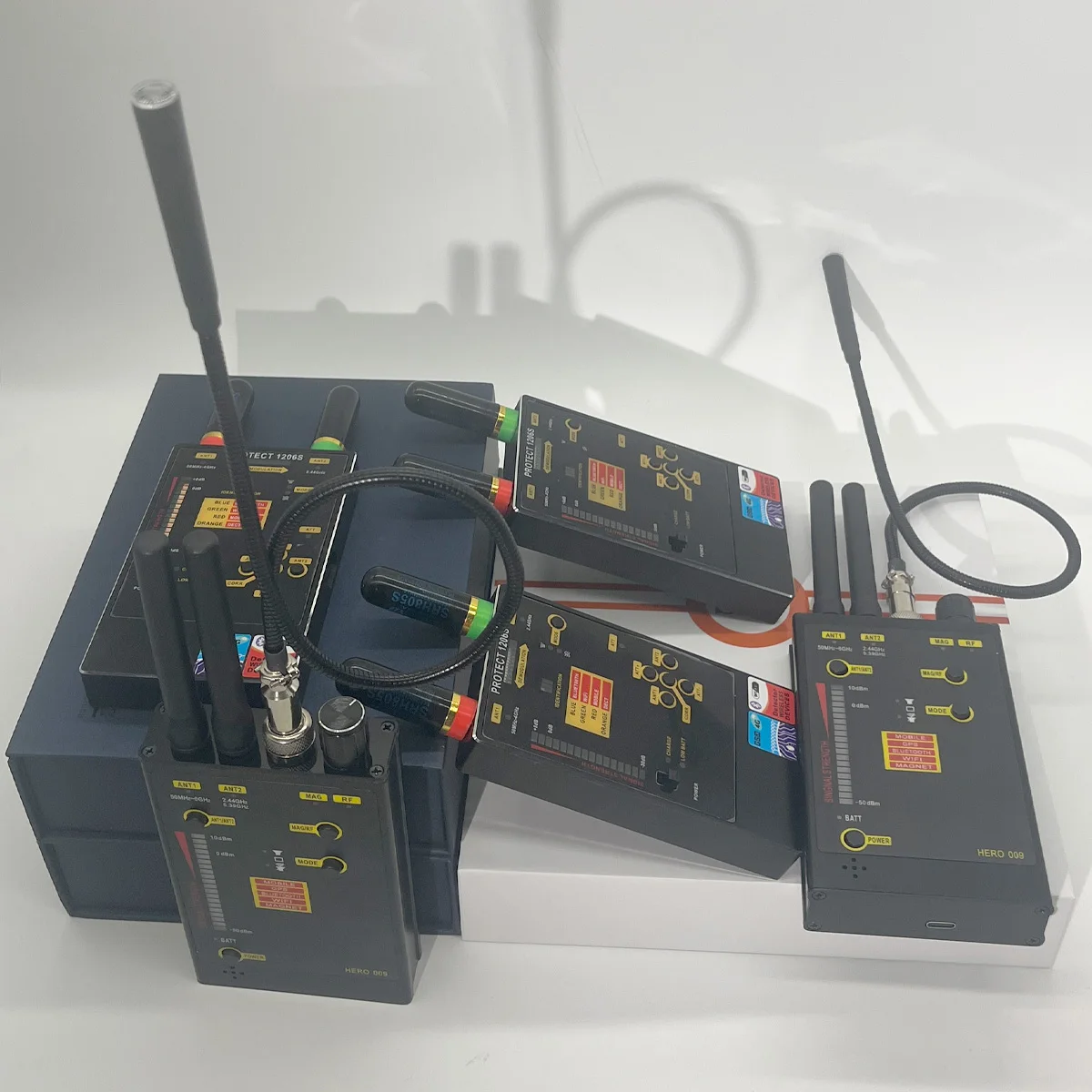 

Advanced Ukrainian Detector 1206S Dual Band Antenna for GPS Tracker Hidden Camera Bug Finder Anti Spy RF Signal Privacy Security