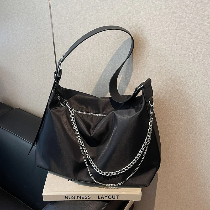 

Nylon Cloth Bag, Women's Large Capacity 2025 New Casual Shoulder Crossbody Bag, Versatile Chain Commuting Tote Bag Tragetasche