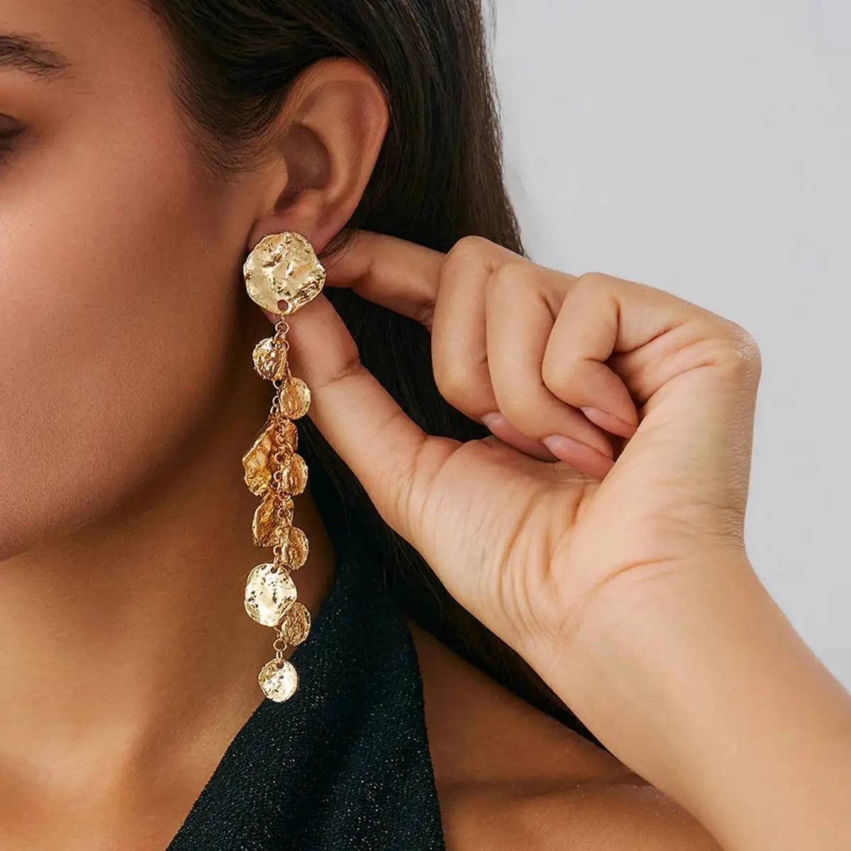 SHIXIN Elegant Round Tassel Long Drop Earrings for Women Vintage Gold Color Geometric Pendant Earrings Party Jewelry Lady Gift