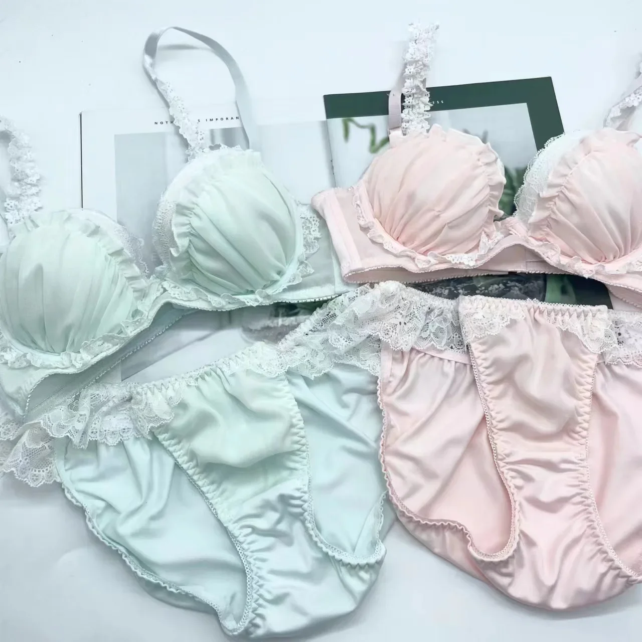 

New sexy lace girls bra set gathered on the support does not run cup lingerie with briefs sets skin-friendly underwear panties