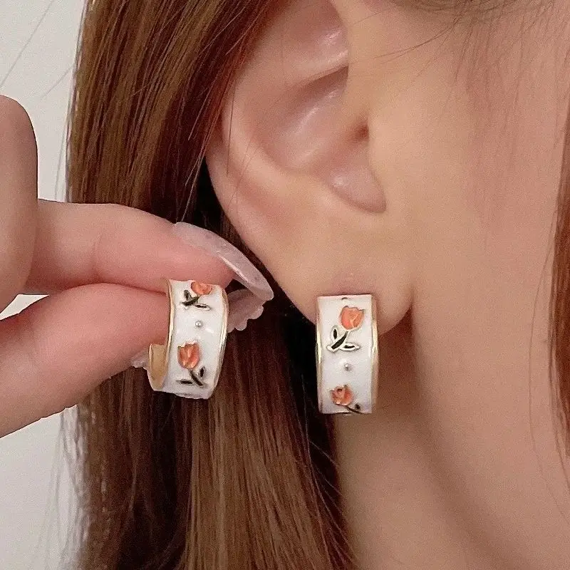 Retro Golden C Shape Dangle Earrings Red Enamel Oil Rose Flower Pattern Charms Geometric Semicircle Drop Earrings Jewelry Gift