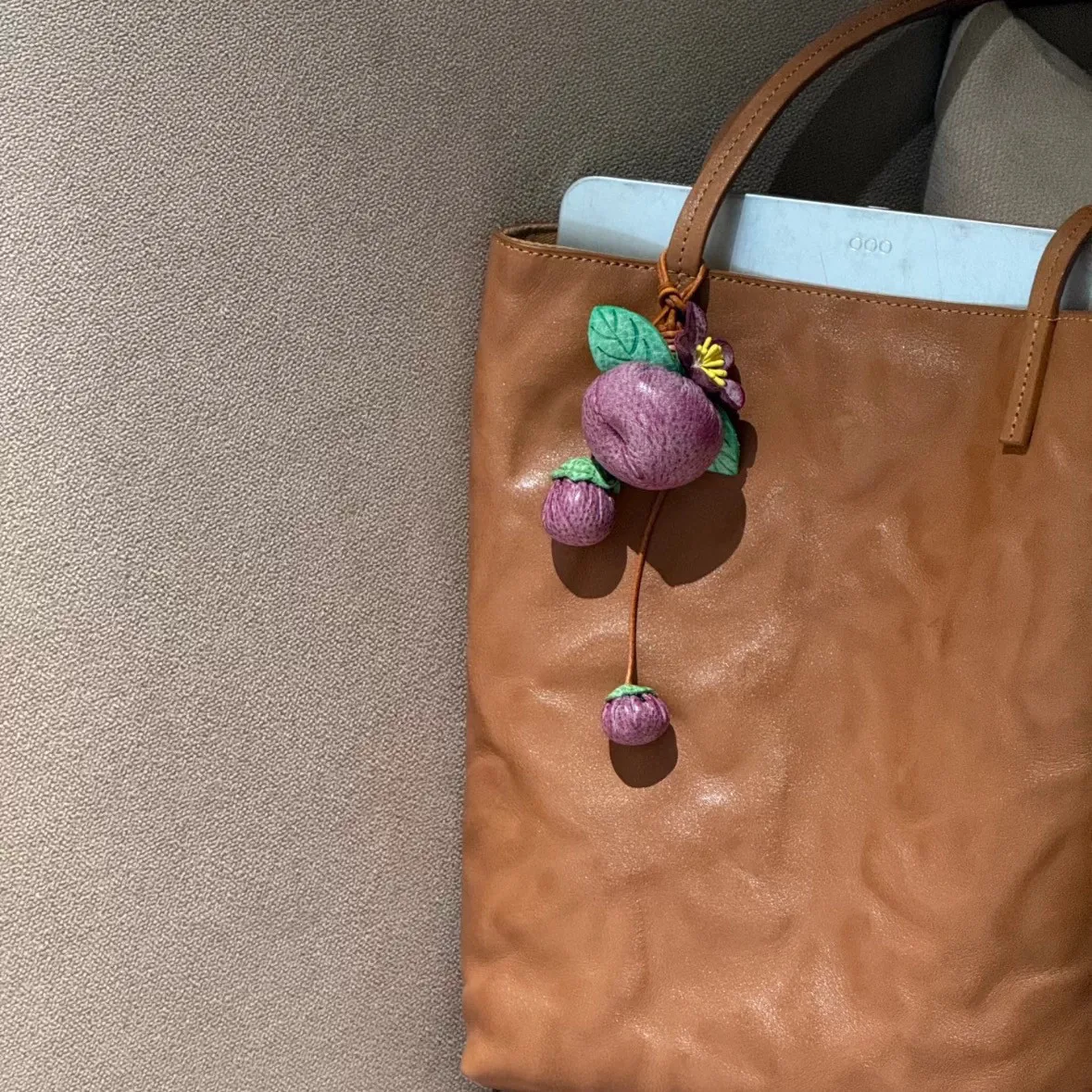 Genuine Leather juicy peach Fruit Pendant Creative Handmade Fashion Delicate Handbag Ornament Cute Personalized Bag Accessories
