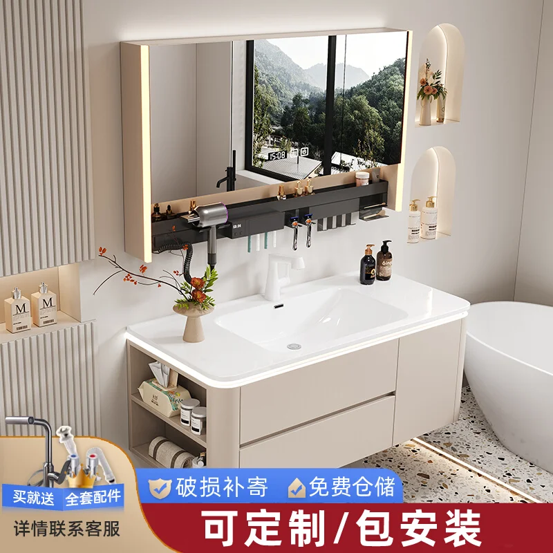 

Французский комбинированный шкаф для ванной из массива дерева с закругленными углами, кремового цвета, с интегрированной керамической раковиной для умывания.