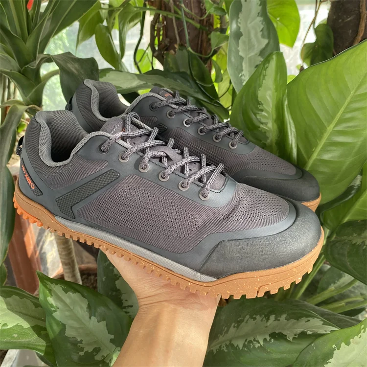 Hot must-have New lightweight comfortable breathable unisex hiking shoes running shoes very good walking shoes