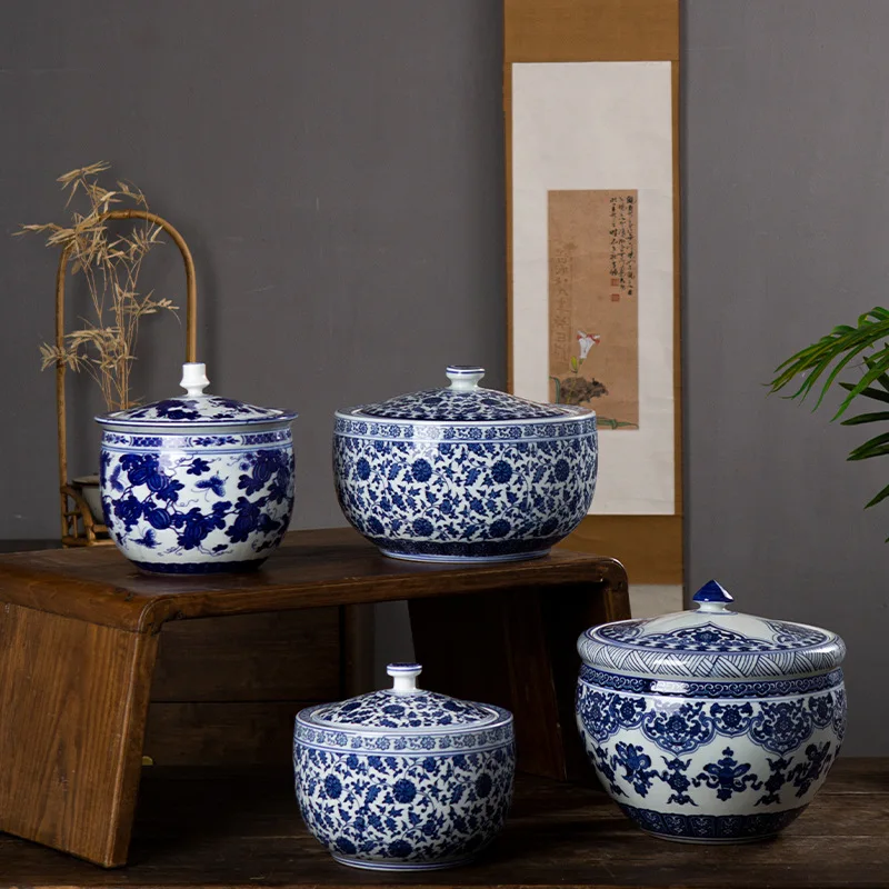 

Jingdezhen Retro Chinese Blue-and-White Porcelain Tea Canister Storage Tub with Lid for Home Decor Friend Gift