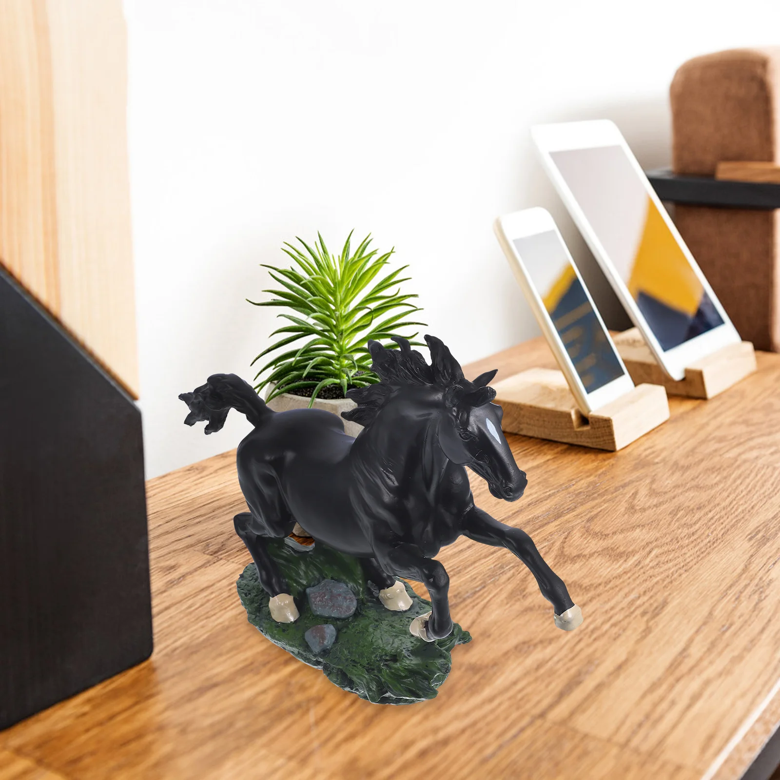 

Resin Horse Statue Decorative Ornament For Home Office Desktop Bookshelf Wine Cabinet Bedroom Modern Style Sculpture Craft Gift