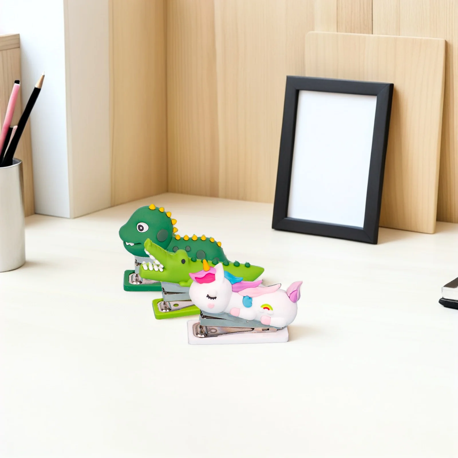 3 قطعة دباسة صغيرة كرتونية دباسات لطيفة لمكتب المكتب خفيفة الوزن محمولة صغيرة قرطاسية ملزمة دباسة للمكتب #2