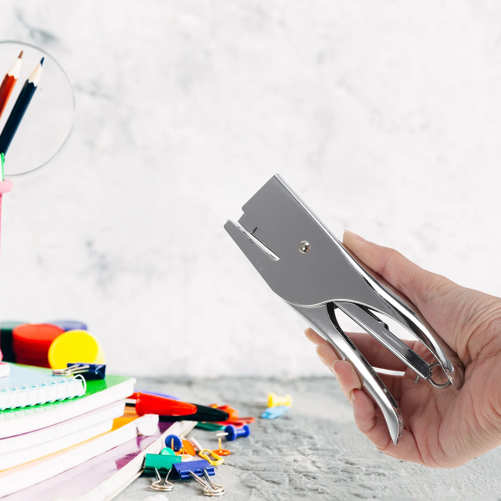 1pc 20 Sheets Plier Stapler No-Jam Hand Grip Metal Stapler Save Effort Stapler without Stitching Needle (Silver)