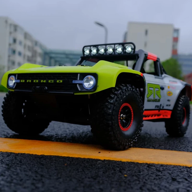 FMS Liema 1/18 Scale Remote Control Car Model - Flashing Lights Simulation Racing Vehicle Collectible Short Card Included